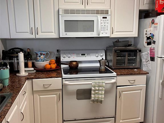 5th image of 215 SW 42nd Ave APT 603