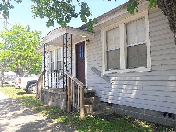3rd image of 2828 W Gonzalez St