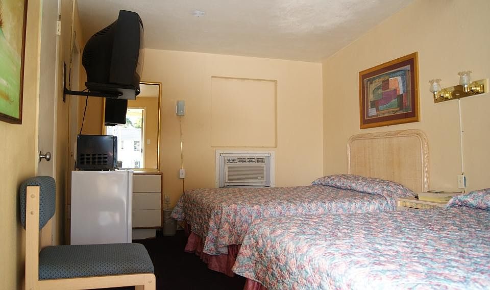 2nd image of 2568 1st St #1