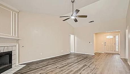1st image of 113 Browning Ln #1
