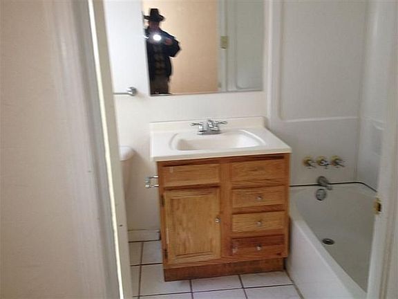 5th image of 2945 Marne Ave