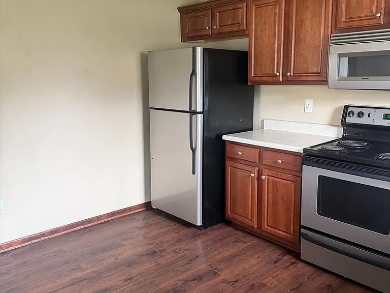 1120 NW Willow Dr — Photo 5