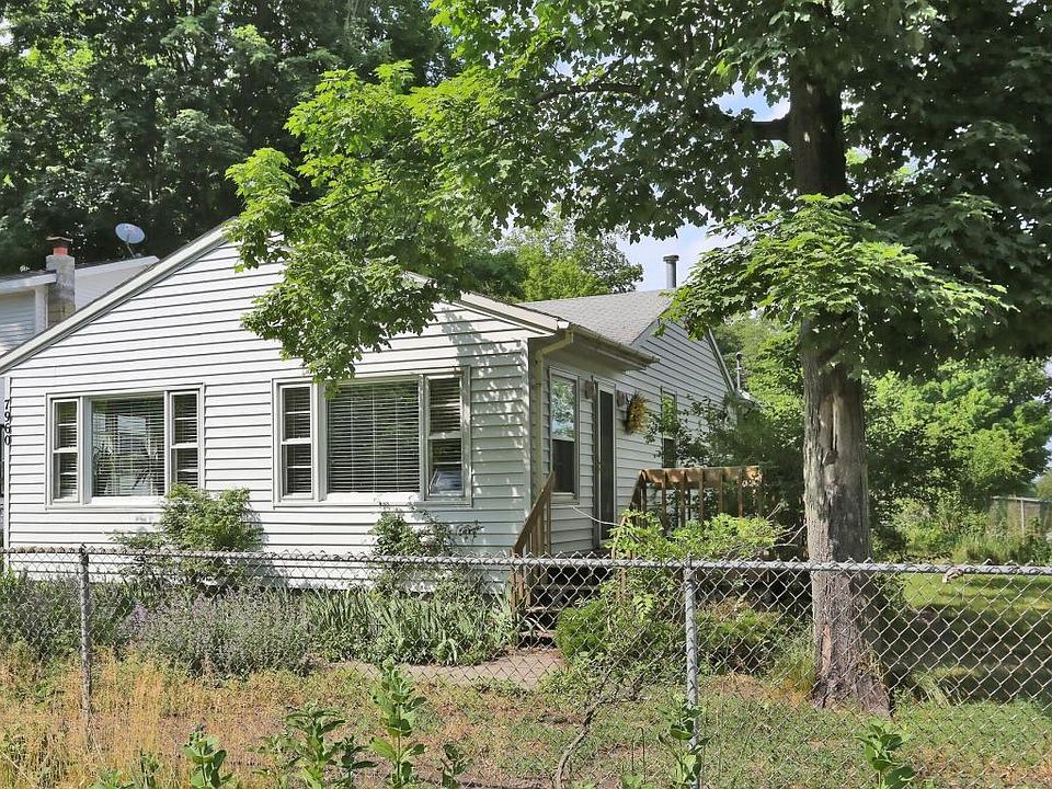 1st image of 7960 Goodrich St