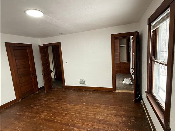 4th image of 836 Saint Nicholas Ave
