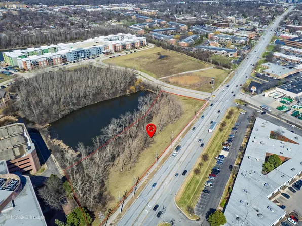 1S628 Oakbrook Lake Oaks Brk, Villa Park, IL 60181