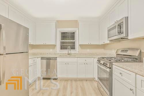 4th image of 195 Woods Dr
