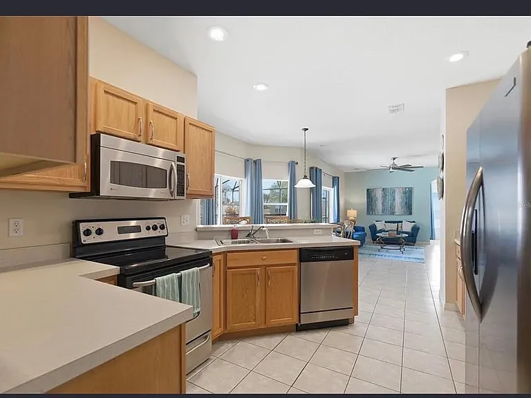 2742 Patrician Cir #4 — Photo 2