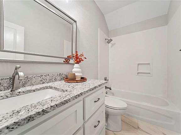 4th image of 903 Cumberland St