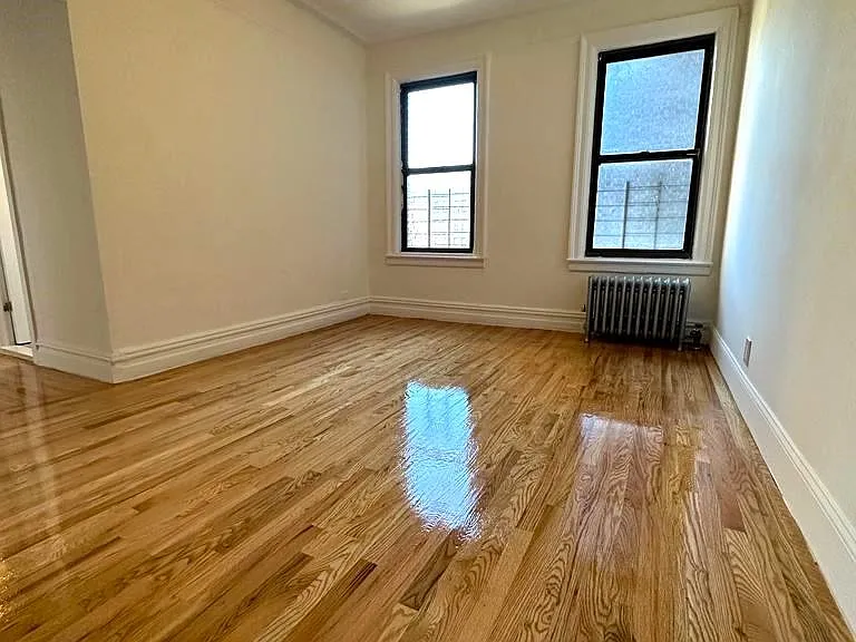 2856 Grand Concourse — Photo 2