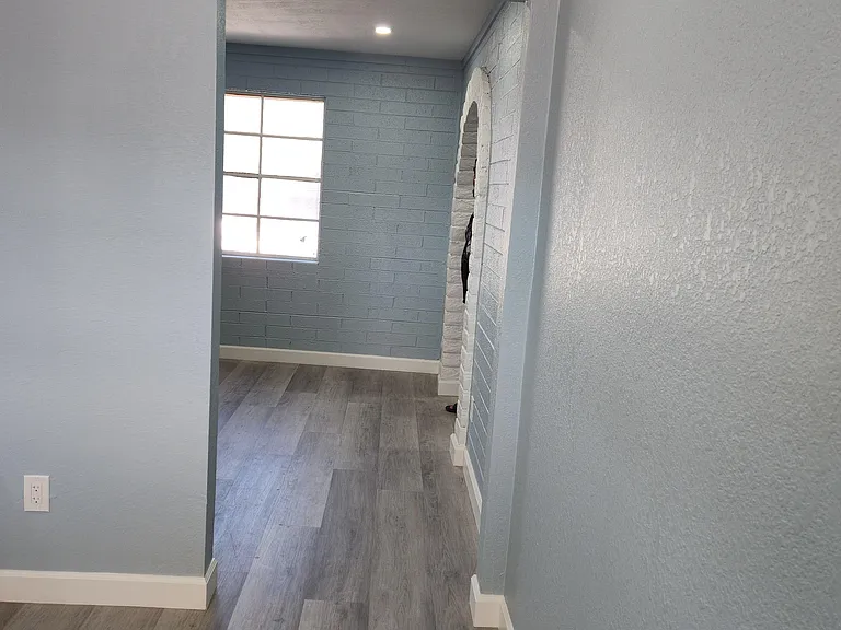5002 S 36th Dr — Photo 6