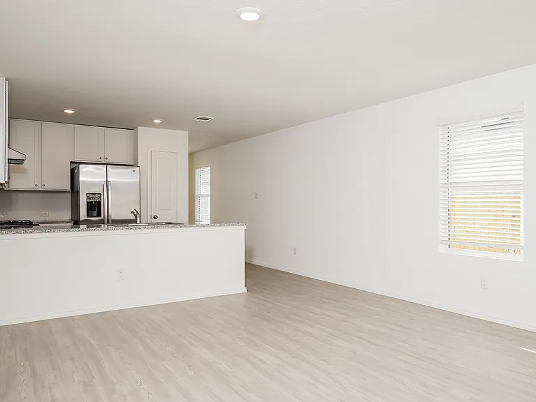 2815 Gustavo Dr — Photo 5