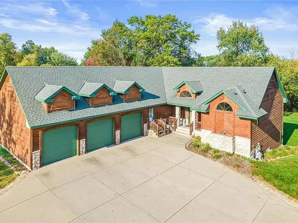 527 138th Ln NE, Ham Lake, MN 55304