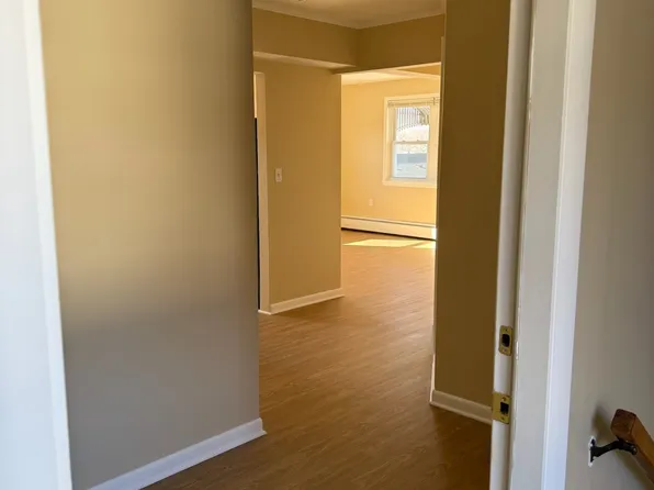 78B Railroad St, New Milford, CT 06776