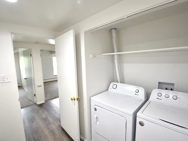 4440 Laguna Pl - Meadows Apartments — Photo 14