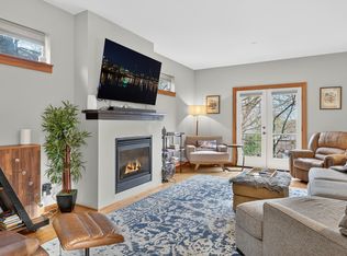 5047 SW View Point Ter, Portland, OR 97239