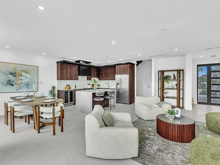 4640 SW 32nd Ave #D1 — Photo 5