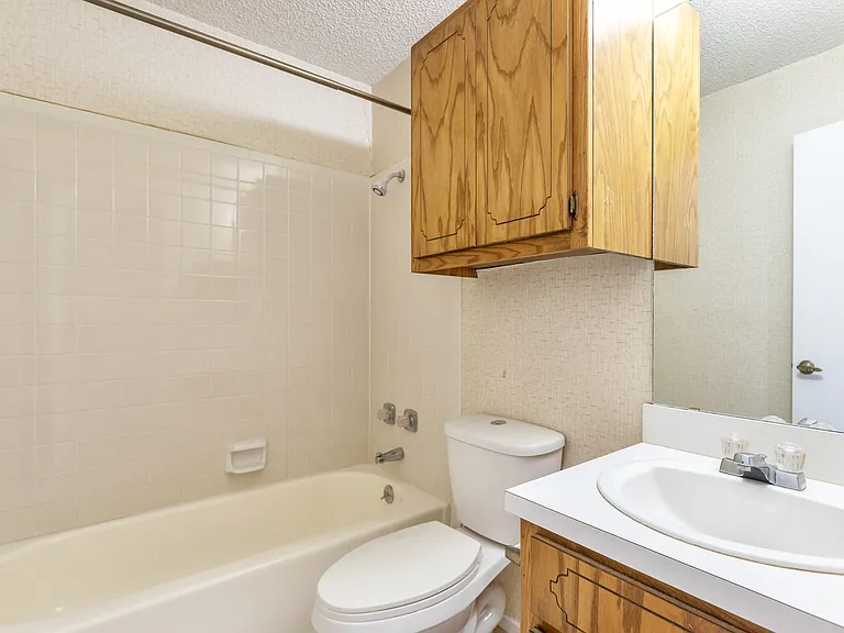 4074 Russell Ave — Photo 16