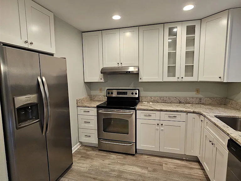8224 Hunters Ridge Trl — Photo 15