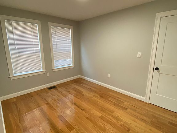 4th image of 295 Willard St #I