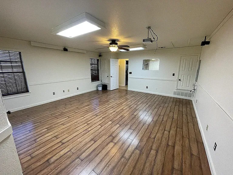 505 Omar Dr — Photo 5