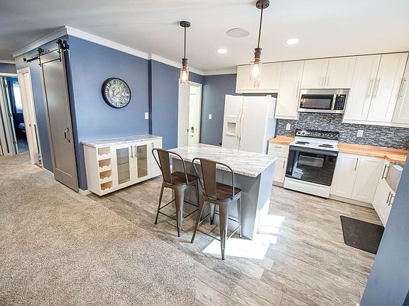3rd image of 21316 Saint Francis Ave
