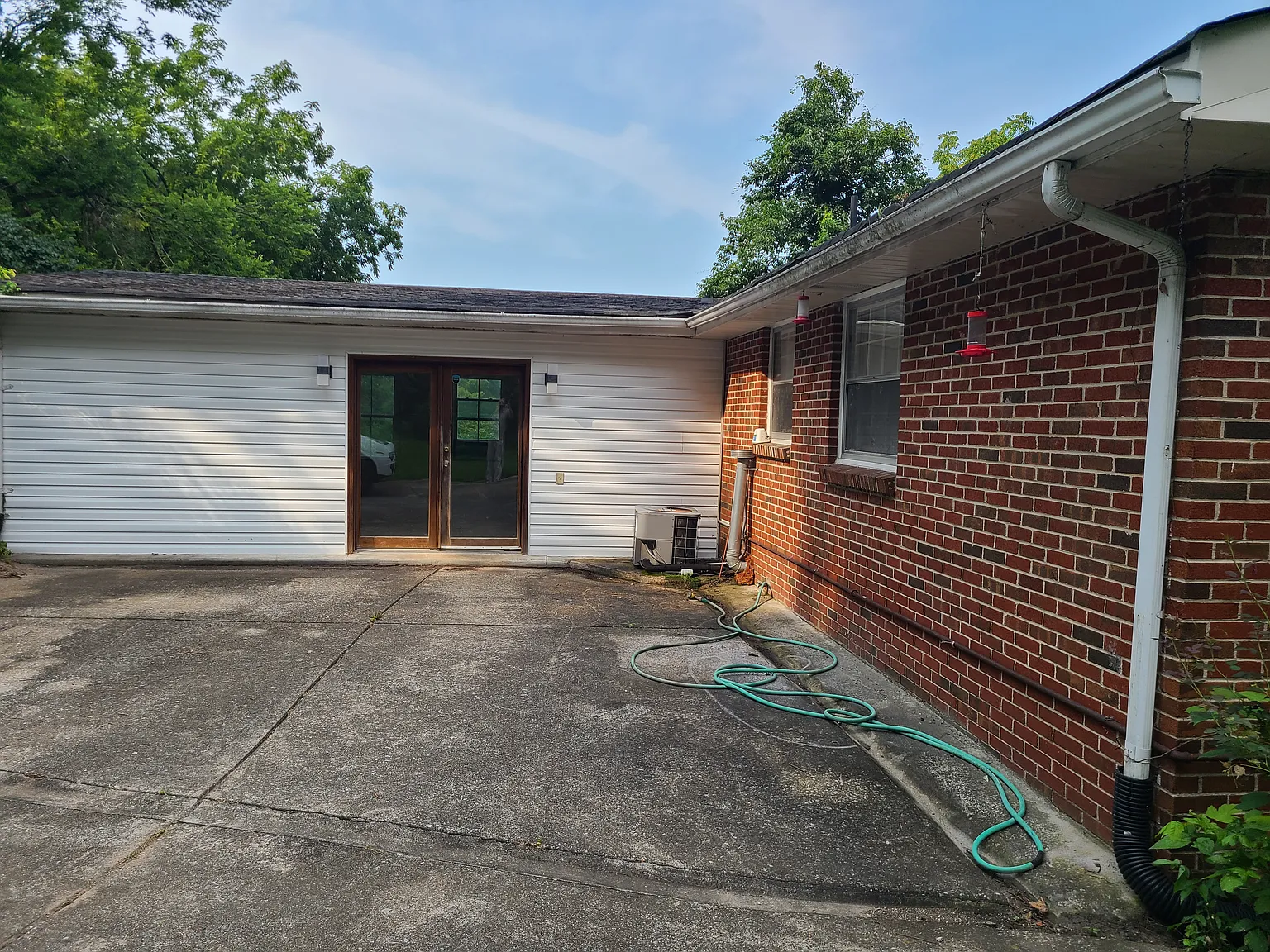5 bed, 2726 sqft, $2,800 — Photo 3