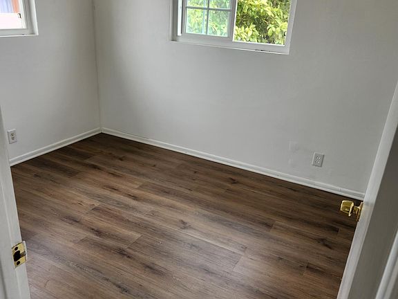 5th image of 1621 142nd St Unit 9