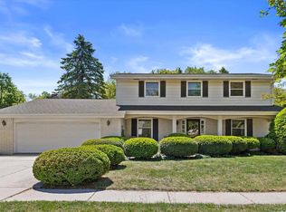 6436 Riverdale Ln, Greendale, WI 53129