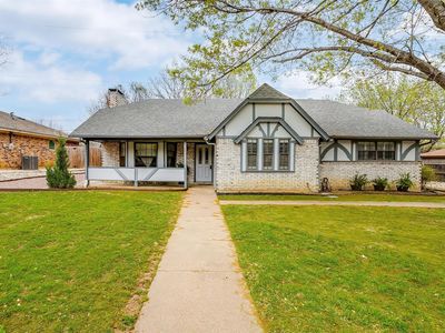 221 Shady Oaks Dr, Burleson, TX, 76028