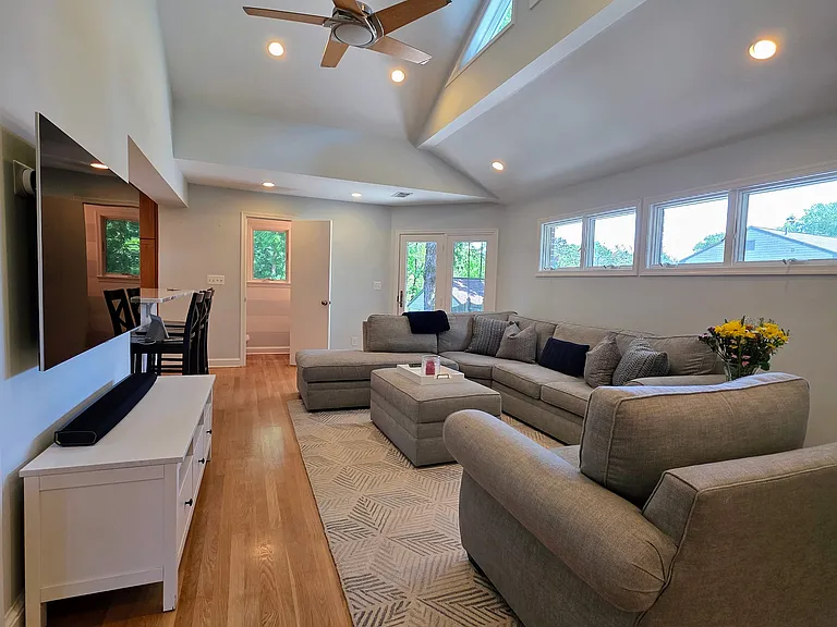 3505 N Jefferson St — Photo 12