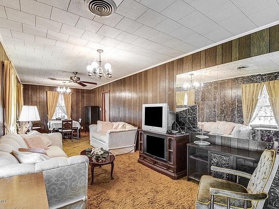 5th image of 321 Avenue A