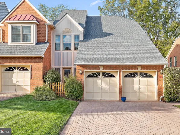 113 Springton Mews Cir, Media, PA 19063