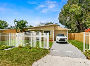 1305 Chateau Park Dr, Fort Lauderdale, FL 33311