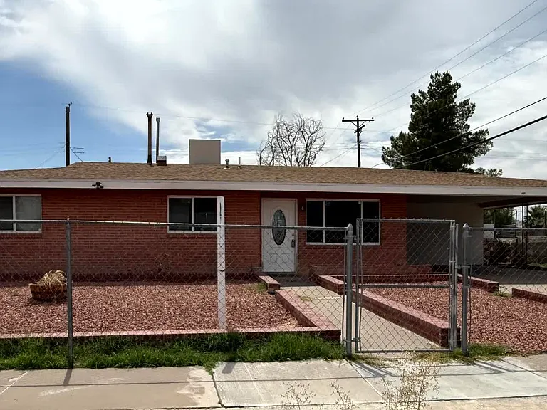 2801 Hawick Rd — Photo 1