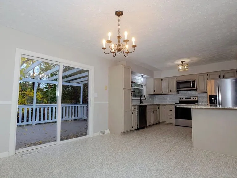 121 Eastern Hills Dr — Photo 5