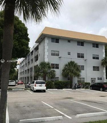 2nd image of 1407 NE 56th St APT 108