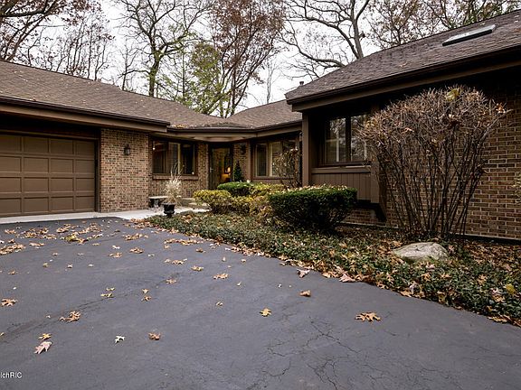 3rd image of 7700 W Saint Andrews Cir