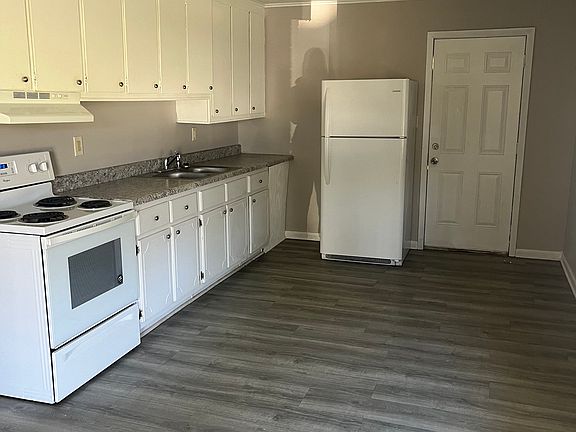 2nd image of 3903 Westgate Dr #4
