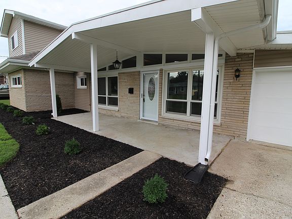 3rd image of 8616 Devonshire Dr