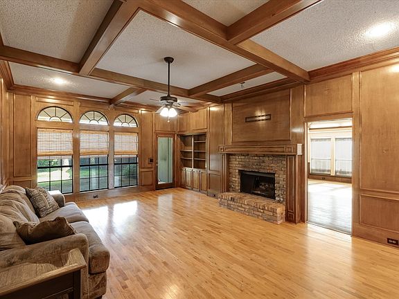 5th image of 1701 Tawakoni Ln