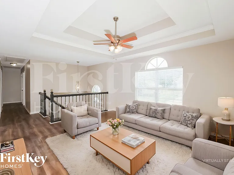 1603 Roberta Dr — Photo 3