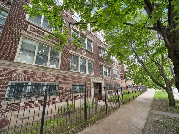 1055 E Hyde Park Blvd #3, Chicago, IL 60615