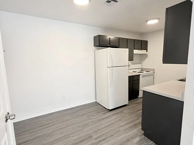 Buffalo Creek Apartment Homes — Photo 38