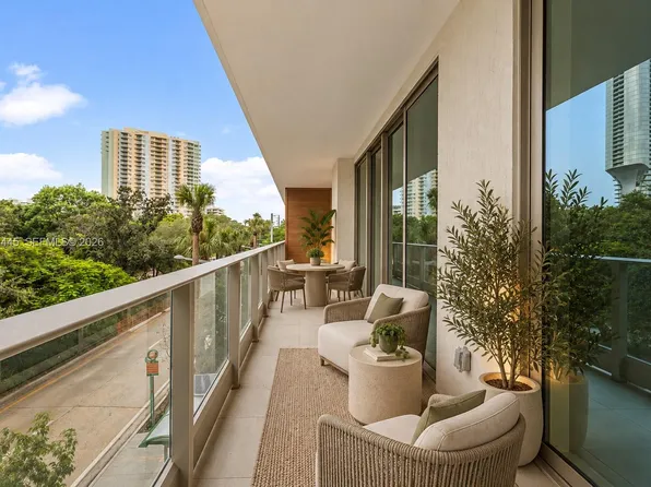 2200 Brickell Ave, Miami, FL