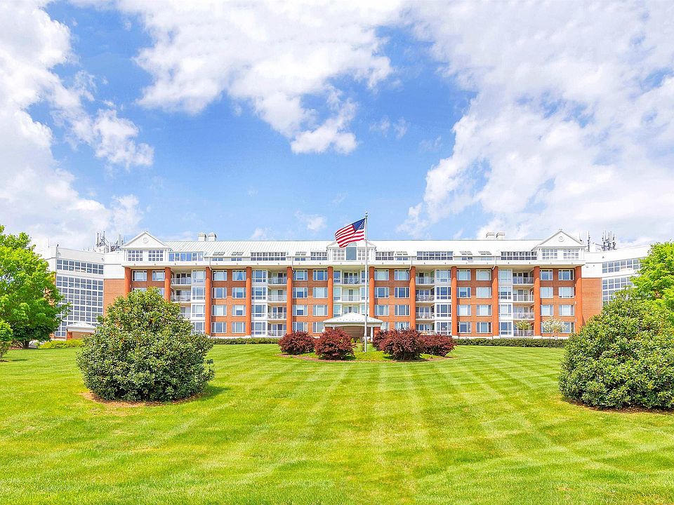 1st image of 500 Crestwood Dr Unit 1606
