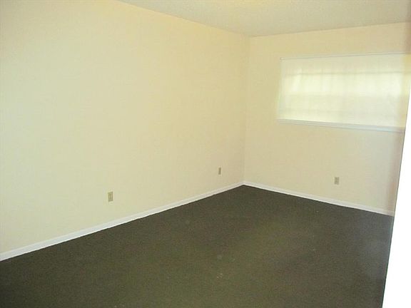 3rd image of 2002 Locklaine Dr