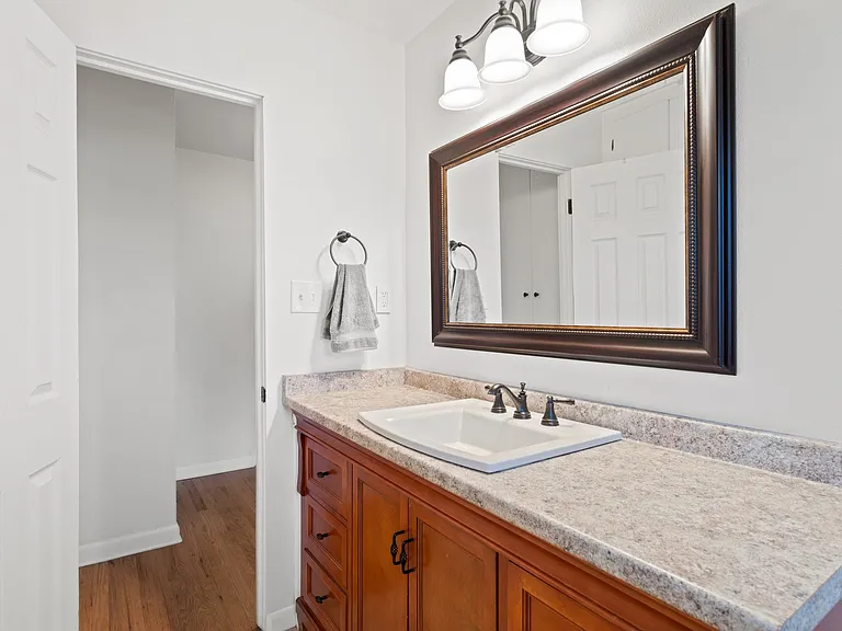 2506 Lelaray St — Photo 28