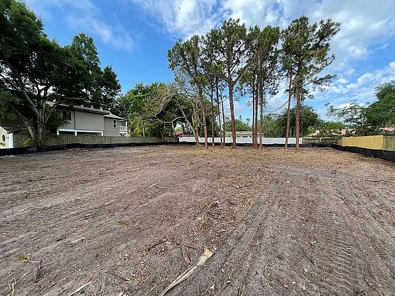 3rd image of 0 Carlyle Dr