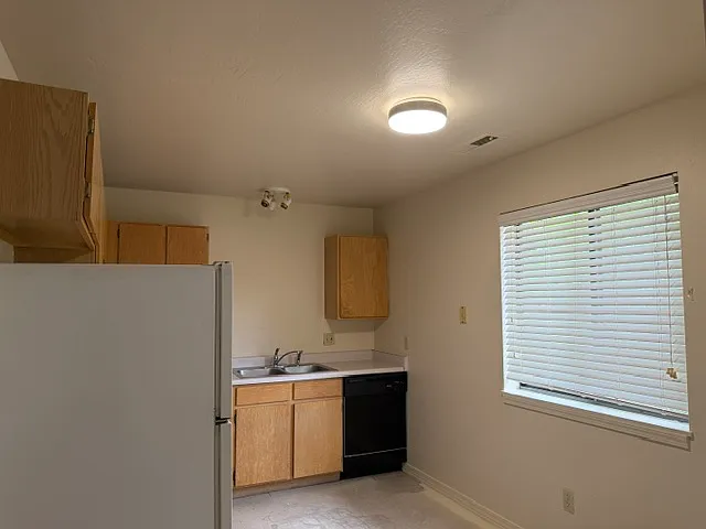 1728 N West St #B — Photo 2