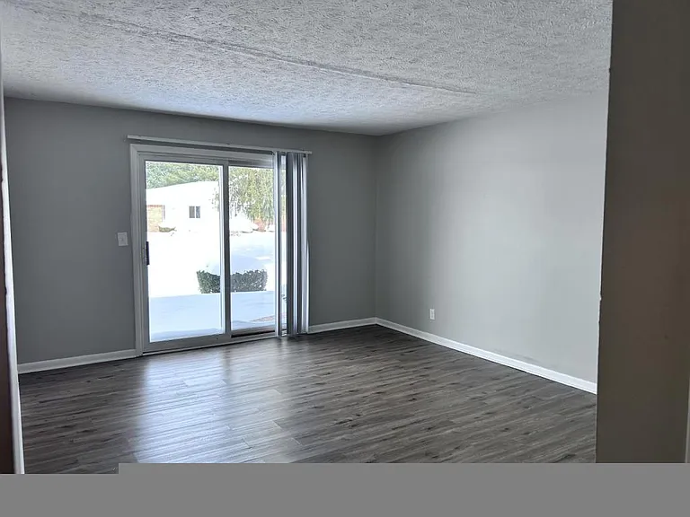 947 W McKay Rd — Photo 10